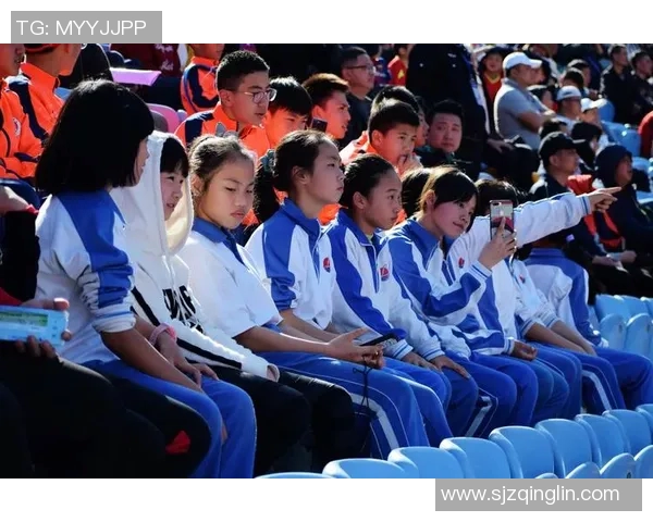 与足球明星同场竞技的难忘经历与成长感悟